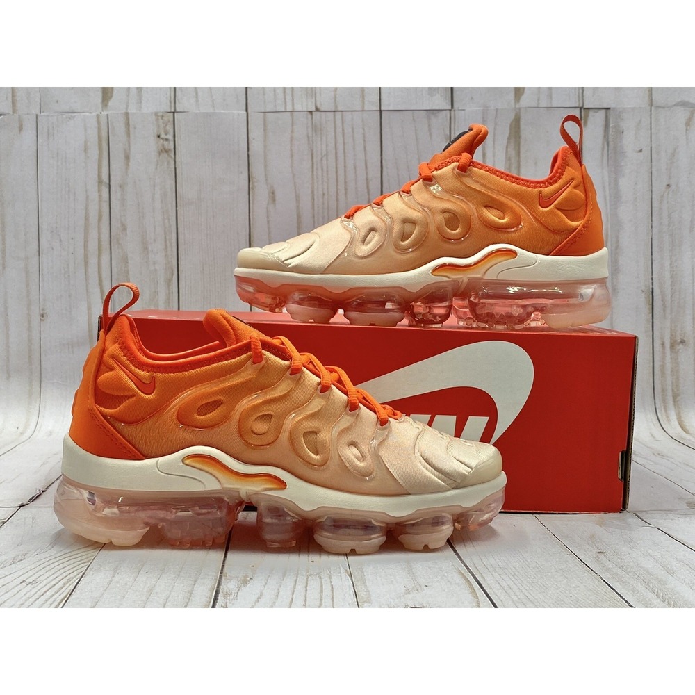 Nike Women's Air VaporMax Plus Guava Ice Size 5.5 lDQ8588 800